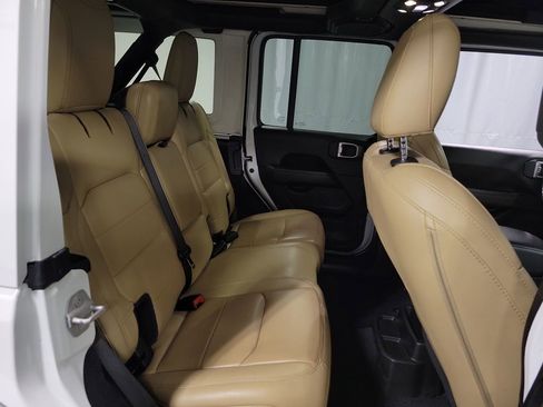 Used 2019 Jeep Wrangler Unlimited Sahara w/ LED Lighting Group image 24