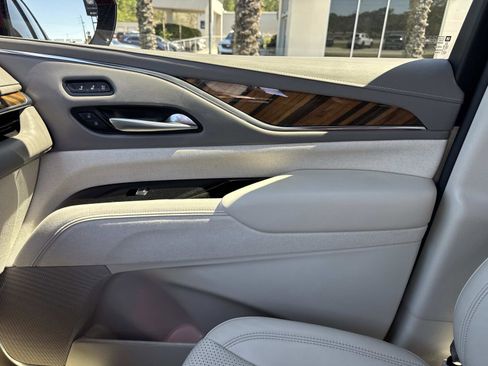 Certified 2024 Cadillac Escalade Sport Platinum image 25