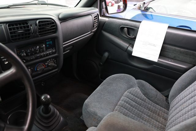Used 2000 Chevrolet S10 Pickup LS w/ Preferred Equipment Group RWD image 21