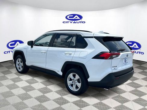 Used 2021 Toyota RAV4 LE AWD/4WD image 7