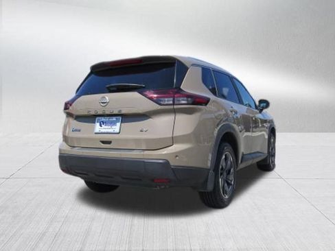 Used 2024 Nissan Rogue SV w/ SV Premium Package FWD image 3