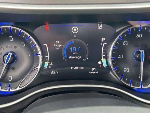 Used 2022 Chrysler Pacifica Touring-L FWD image 23