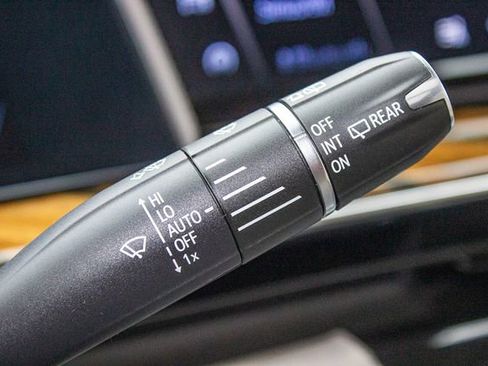 Used 2023 Cadillac Escalade ESV Premium Luxury Platinum w/ LPO, Radiant Package image 30