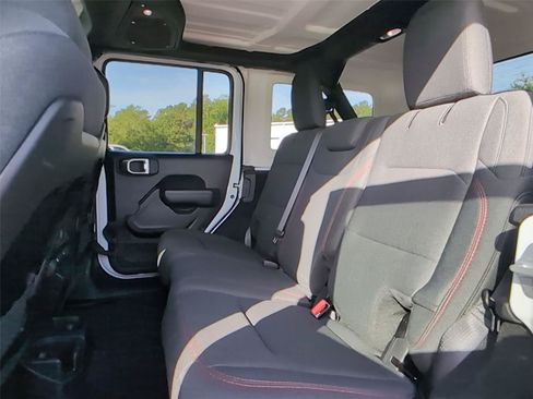 Used 2026 Jeep Wrangler Unlimited Rubicon AWD/4WD image 34