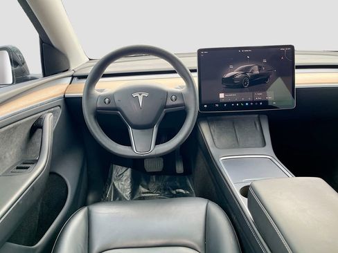 Used 2024 Tesla Model Y Long Range AWD/4WD image 21