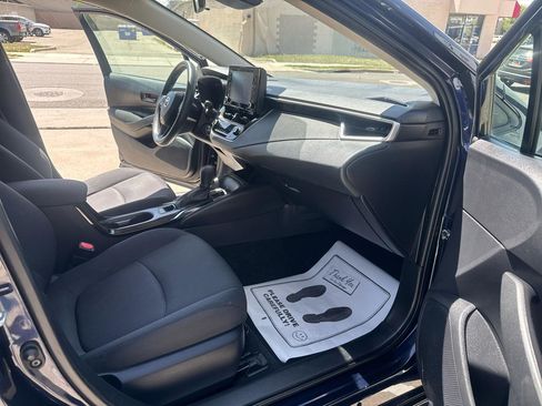 Used 2022 Toyota Corolla LE FWD image 19