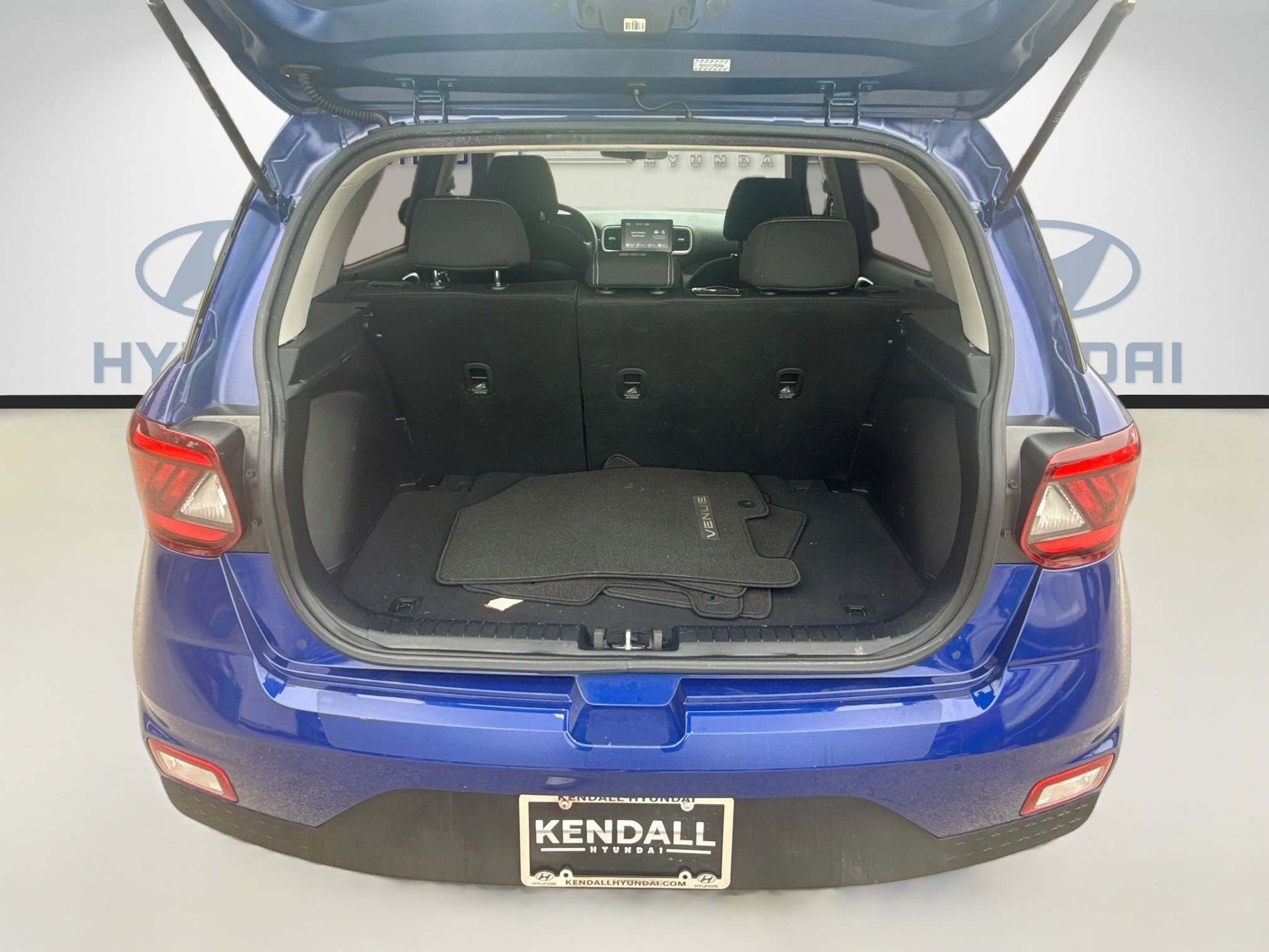 Used 2023 Hyundai Venue SEL FWD image 23