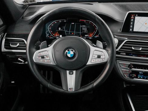 Used 2022 BMW 750i xDrive w/ Executive Package image 31