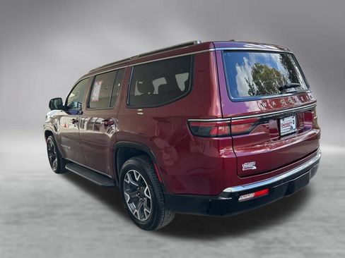 Used 2023 Jeep Wagoneer Series III w/ Preferred Equipment Group RWD image 4