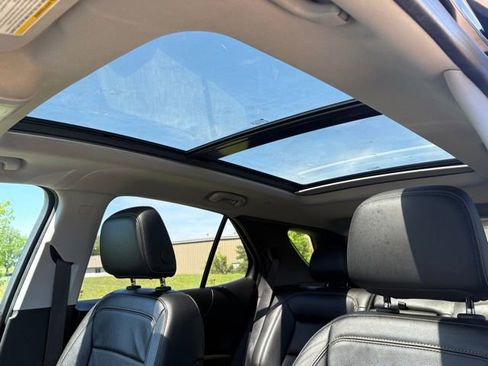 Used 2020 Chevrolet Equinox Premier AWD/4WD image 12