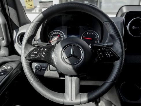 Used 2025 Mercedes-Benz Sprinter 3500 image 16