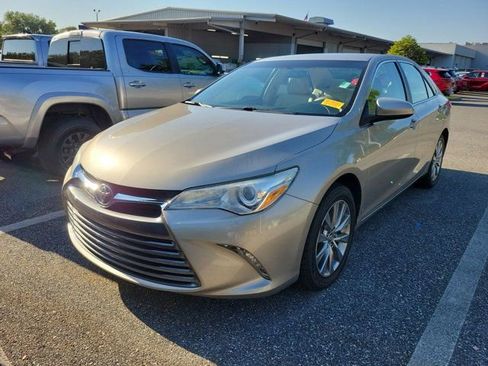 Used 2016 Toyota Camry XLE image 8