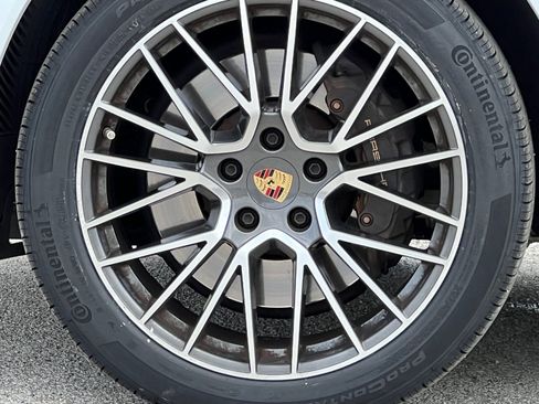 Certified 2023 Porsche Cayenne AWD/4WD image 13