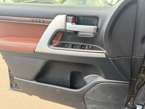 Used 2019 Toyota Land Cruiser AWD/4WD image 13
