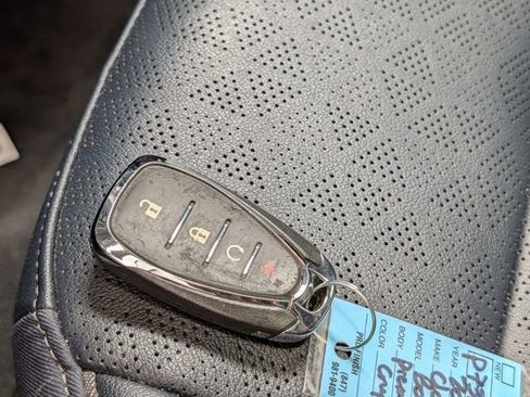 Used 2023 Chevrolet Bolt EUV Premier w/ Sun & Sound Package FWD image 29