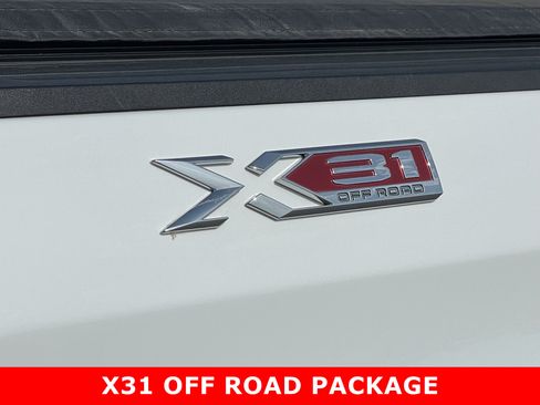 Certified 2021 GMC Sierra 1500 SLT w/ SLT Convenience Package AWD/4WD image 15
