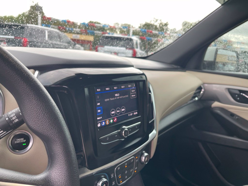 Used 2022 Chevrolet Traverse LS AWD/4WD image 17