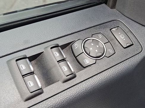 Used 2022 Ford F450 Platinum w/ FX4 Off-Road Package image 15