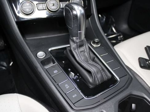 Used 2019 Volkswagen Jetta R-Line w/ R-Line Cold Weather Package FWD image 16