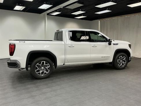 New 2026 GMC Sierra 1500 SLE w/ Preferred Package AWD/4WD image 6