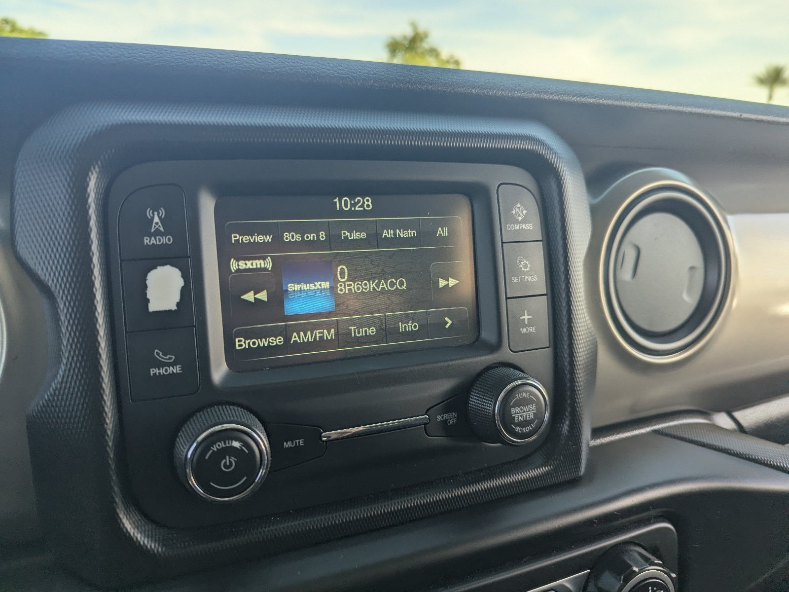 Used 2018 Jeep Wrangler Unlimited Sport S AWD/4WD image 24