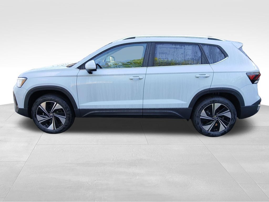 New 2026 Volkswagen Taos SE AWD/4WD image 2