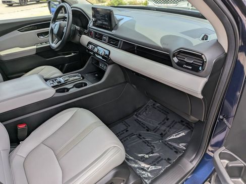 Used 2025 Honda Pilot Touring image 15