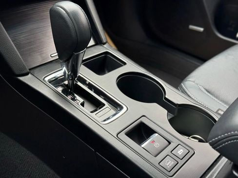 Used 2018 Subaru Outback 2.5i Limited image 17