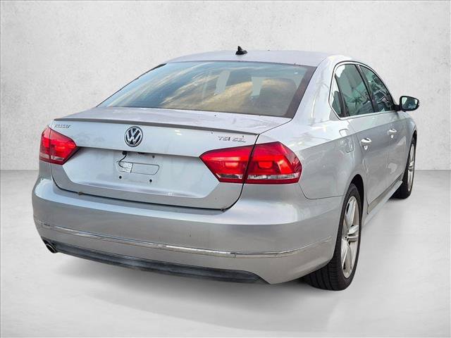 Used 2015 Volkswagen Passat 1.8T SEL Premium FWD image 5
