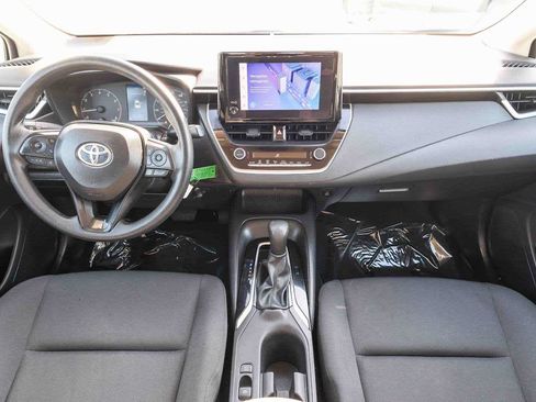 Used 2025 Toyota Corolla LE FWD image 13