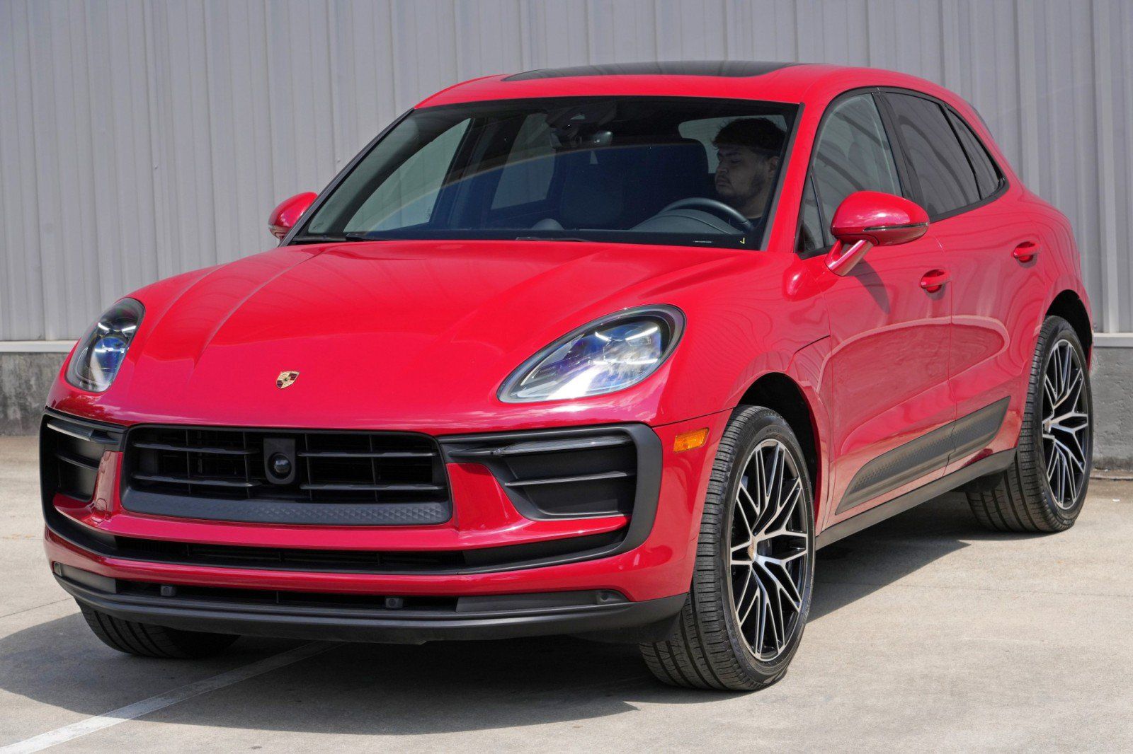 Used 2024 Porsche Macan AWD/4WD image 47
