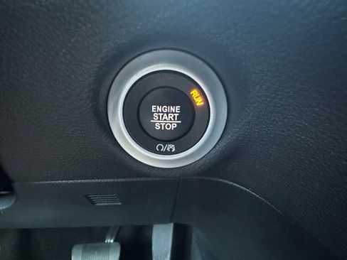 Used 2024 Chrysler Pacifica Touring-L w/ S Appearance Package image 20