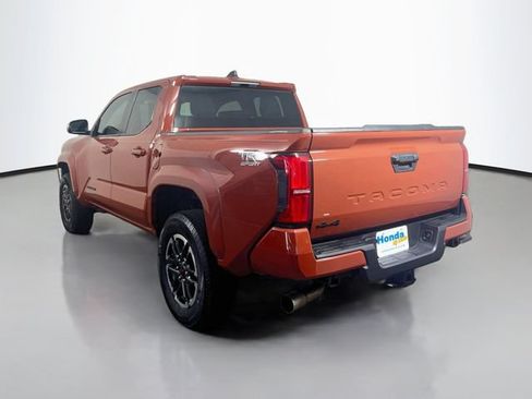Used 2025 Toyota Tacoma TRD Sport AWD/4WD image 7