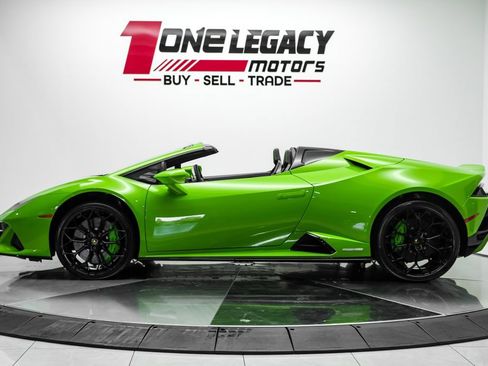 Used 2024 Lamborghini Huracan EVO AWD/4WD image 14