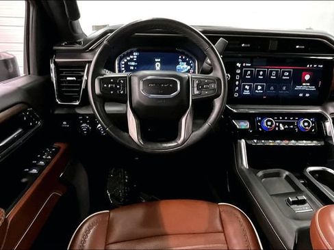 Used 2024 GMC Sierra 3500 Denali Ultimate AWD/4WD image 6
