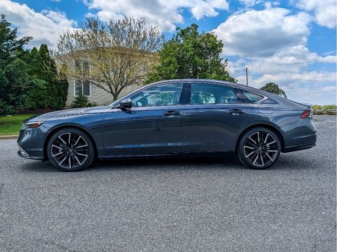 Used 2023 Honda Accord Touring image 8