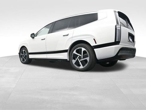 New 2026 Hyundai Ioniq 9 Calligraphy image 36