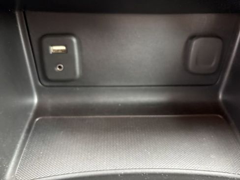 Used 2018 GMC Canyon SLT image 20