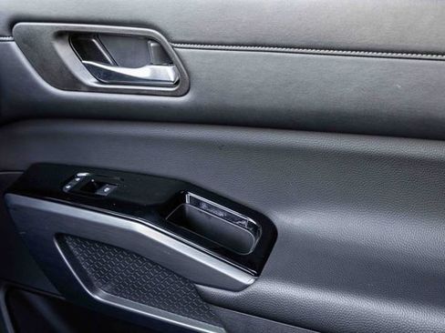 Certified 2024 Nissan Pathfinder SL image 17