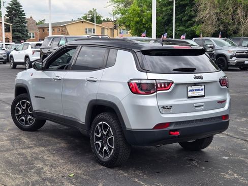 Used 2025 Jeep Compass Trailhawk AWD/4WD image 15