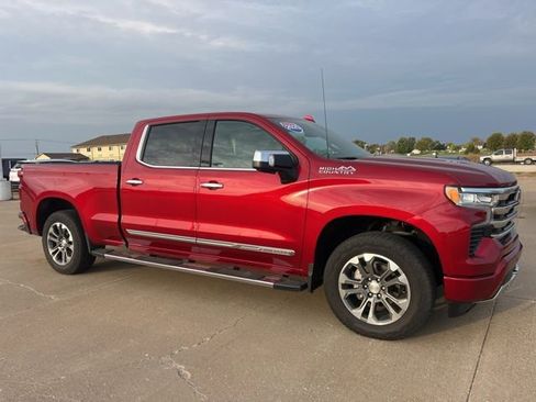 Used 2025 Chevrolet Silverado 1500 High Country image 2