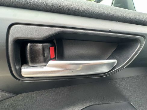 Used 2021 Toyota Highlander XSE AWD/4WD image 25