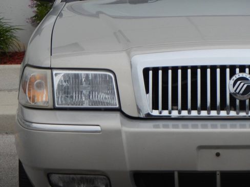 Used 2008 Mercury Grand Marquis LS RWD image 9