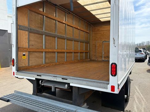 Used 2024 Ford E-350 and Econoline 350 Super Duty w/ Power Windows & Locks Group image 9