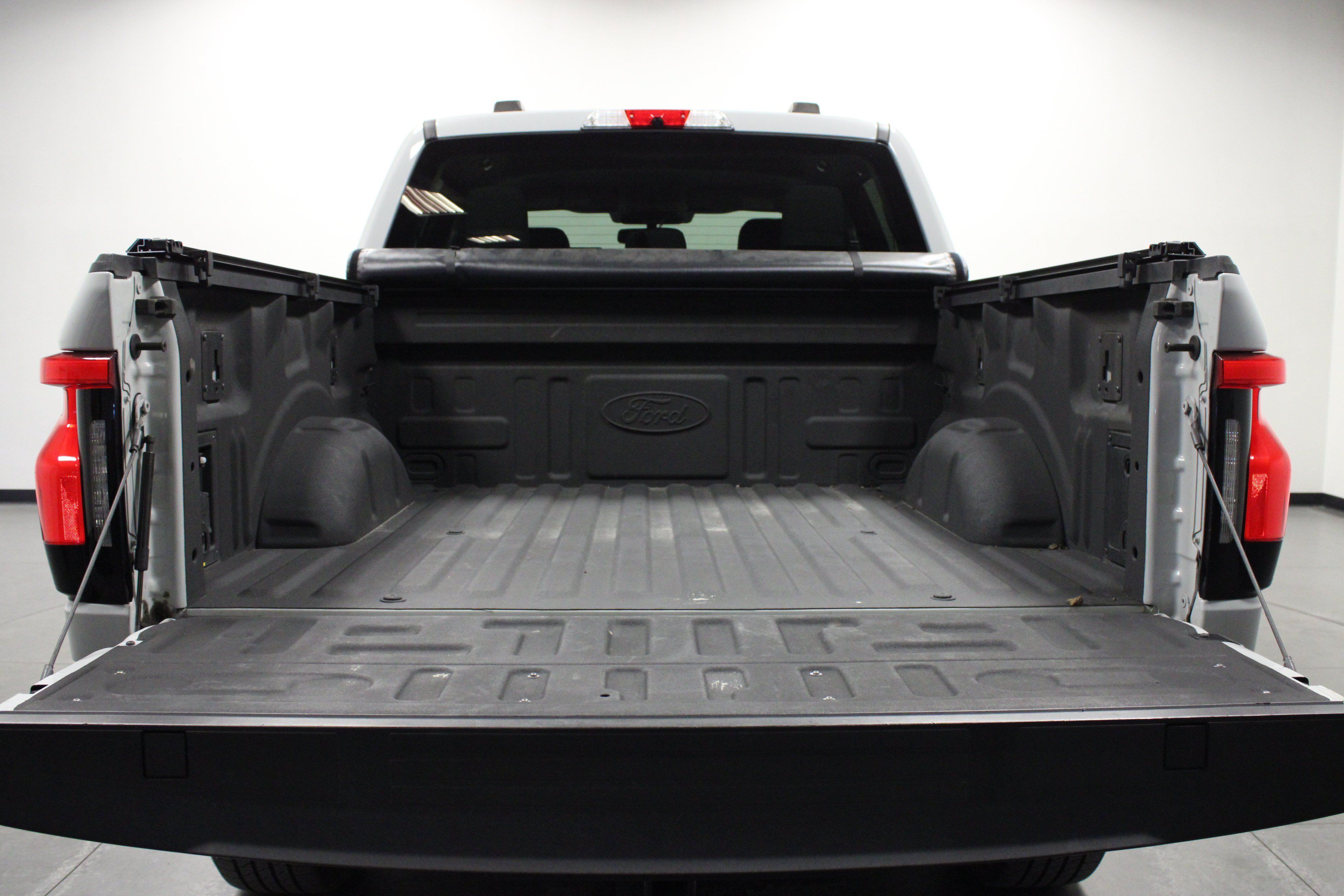Used 2024 Ford F150 Lightning XLT AWD/4WD image 14
