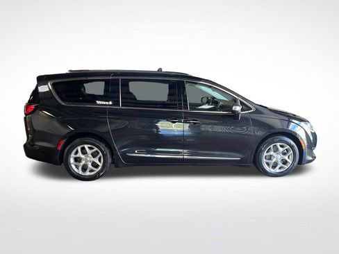 Used 2019 Chrysler Pacifica Limited w/ Advanced Safetytec Group FWD image 7