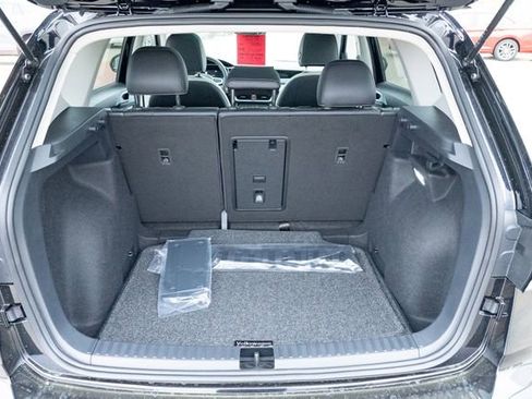 New 2026 Volkswagen Taos SE FWD image 36