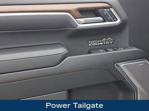 Used 2025 Chevrolet Silverado 1500 High Country w/ Technology Package AWD/4WD image 26