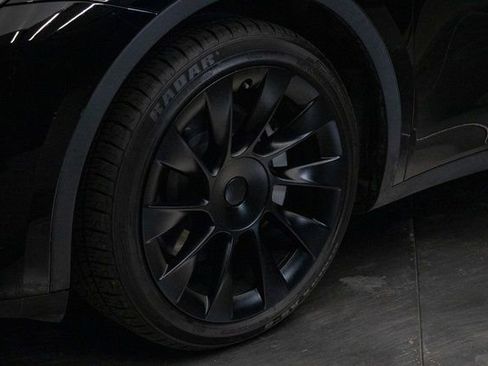 Used 2023 Tesla Model Y Long Range image 7
