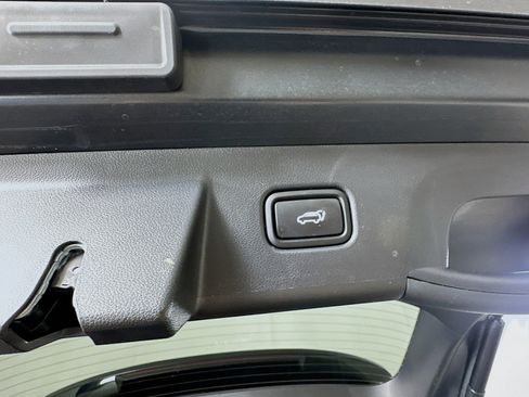 Used 2025 Hyundai Tucson Limited image 30